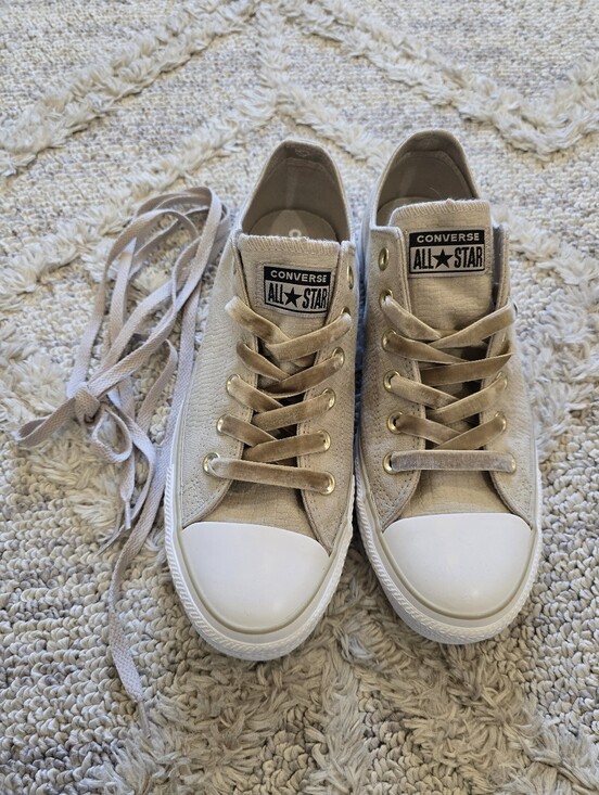 Converse Shoes - Converse Womens Chuck Taylor All Star Velvet Laces Low Top Sneaker Papyrus Sz 9